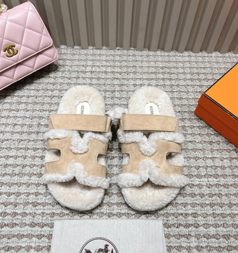 H**mes slippers